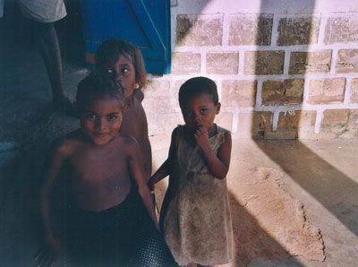Madagascar - Bambini al mercato di Miandrivazo