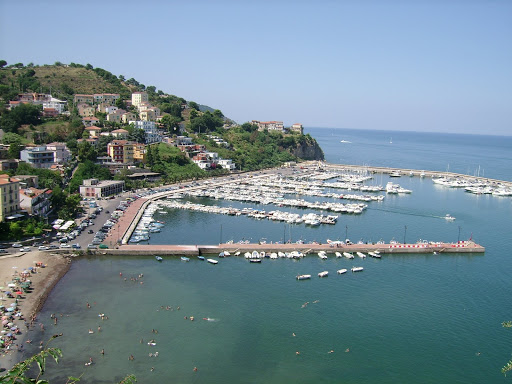 il porto di agropoli, vista dagli scaloni il porto di agropoli, vista dagli scaloni